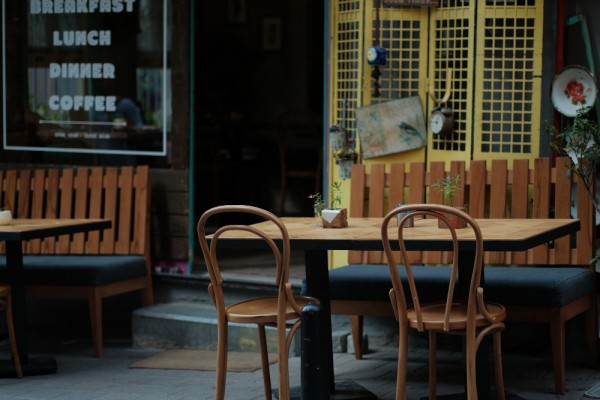 Cafe Masa ve Sandalye Alan Yerler